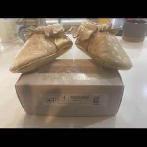 Freshly Picked Moccasins Size 4